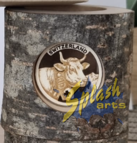 Souvenir en bois - Bougie en bois suisse en forme de vache